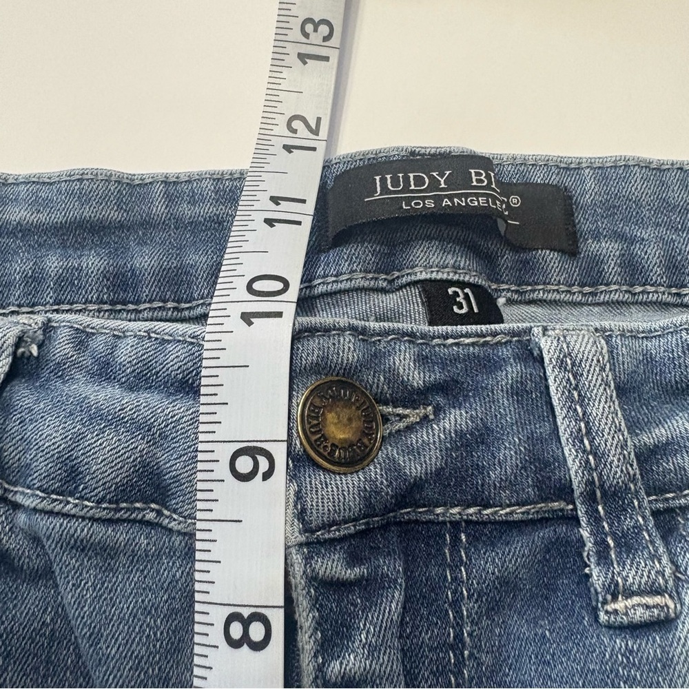 Judy Blue Relaxed Fit Distressed Jeans Size 31 Medium Wash - Picture 4 of 13